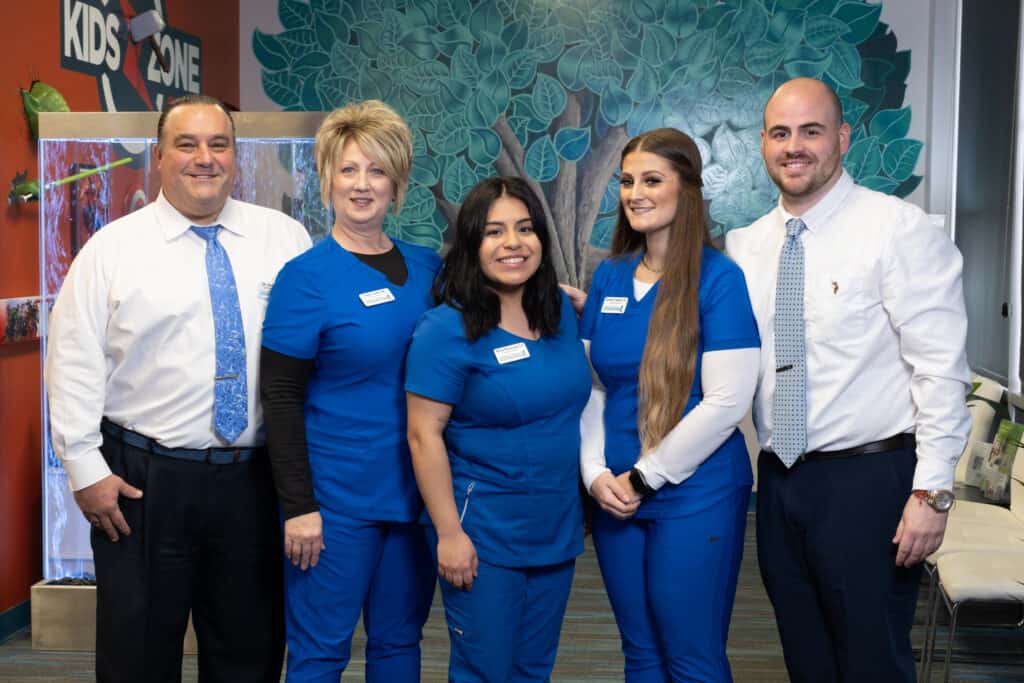 Group photo with doctors and chiropractic assistants